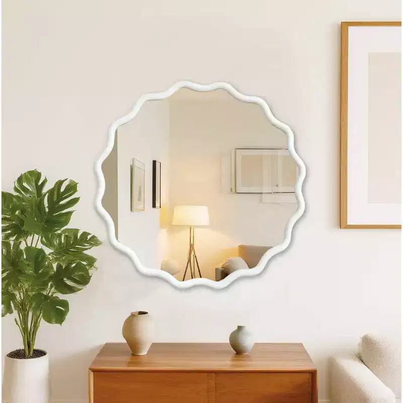 Specchio da parete rotondo ondulato con cornice in legno massello da 36" | Arredamento rustico, bianco